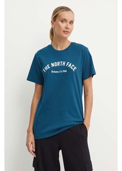 The North Face t-shirt bawełniany Tee Varsity Graphic damski kolor turkusowy NF0A89CQ1NO1 ze sklepu ANSWEAR.com w kategorii Bluzki damskie - zdjęcie 174116157