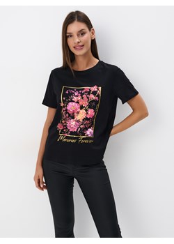 Mohito - Bawełniany czarny t-shirt z nadrukiem - czarny ze sklepu Mohito w kategorii Bluzki damskie - zdjęcie 174123125