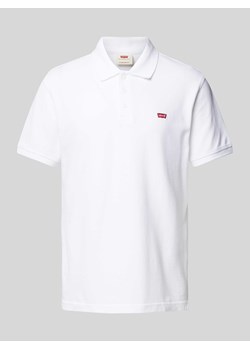 Koszulka polo o kroju regular fit z naszywką z logo ze sklepu Peek&Cloppenburg  w kategorii T-shirty męskie - zdjęcie 174127446