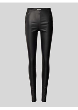 Spodnie o kroju skinny fit z imitacji skóry model ‘Belle’ ze sklepu Peek&Cloppenburg  w kategorii Spodnie damskie - zdjęcie 174127896