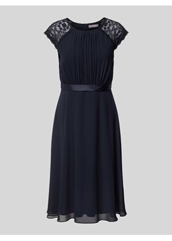 Sukienka koktajlowa o długości do kolan z efektem podpalenia ze sklepu Peek&Cloppenburg  w kategorii Sukienki - zdjęcie 174136149
