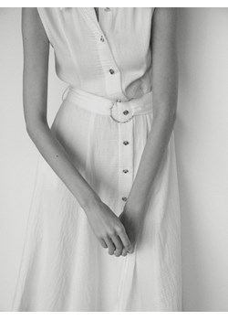 Reserved - Koszulowa sukienka midi z odkrytymi ramionami - złamana biel ze sklepu Reserved w kategorii Sukienki - zdjęcie 174138678