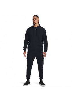 Męskie spodnie dresowe Under Armour UA Rival Fleece Cargo Jogger - czarne ze sklepu Sportstylestory.com w kategorii Spodnie męskie - zdjęcie 174139809