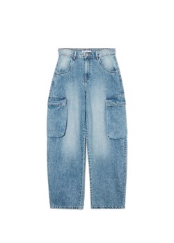 Cropp - Jeansy skater z efektem sprania - niebieski ze sklepu Cropp w kategorii Jeansy damskie - zdjęcie 174140986