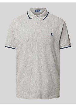 Koszulka polo o kroju custom slim fit z wyhaftowanym logo ze sklepu Peek&Cloppenburg  w kategorii T-shirty męskie - zdjęcie 174141769