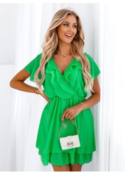Rozkloszowana sukienka z falbanką przy dekolcie Phoebee - zielony neon - zielony neon ze sklepu pakuten.pl w kategorii Sukienki - zdjęcie 174154737