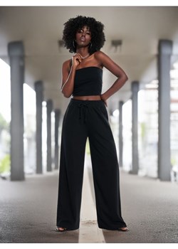 Sinsay - Spodnie z szeroką nogawką - czarny ze sklepu Sinsay w kategorii Spodnie damskie - zdjęcie 174156238