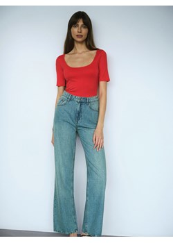 Reserved - T-shirt slim fit z wiskozą - czerwony ze sklepu Reserved w kategorii Bluzki damskie - zdjęcie 174158355