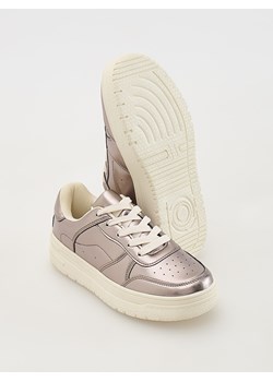 Reserved - Sneakersy z efektem holograficznym - ciemnoszary ze sklepu Reserved w kategorii Trampki dziecięce - zdjęcie 174163989