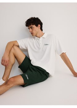 Reserved - Koszulka polo comfort z napisem - złamana biel ze sklepu Reserved w kategorii T-shirty męskie - zdjęcie 174180778