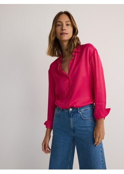 Reserved - Satynowa koszula z wiskozy - fuksja - id: 9954H-43X - marki Reserved - 174181206 Reserved - Satynowa koszula z wiskozy - fuksja ze sklepu Reserved w kategorii Koszule damskie - zdjęcie 174181206