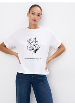 Mohito - Biały t-shirt z nadrukiem - biały ze sklepu Mohito w kategorii Bluzki damskie - zdjęcie 174292936