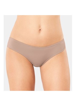 Triumph Lovely Micro Brazilian stringi 10182554, Kolor beżowy, Rozmiar L, Triumph ze sklepu Intymna w kategorii Majtki damskie - zdjęcie 174324645