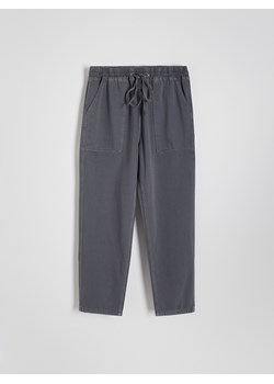 Reserved - Spodnie z bawełną i lyocellem - ciemnoszary ze sklepu Reserved w kategorii Spodnie damskie - zdjęcie 174328429