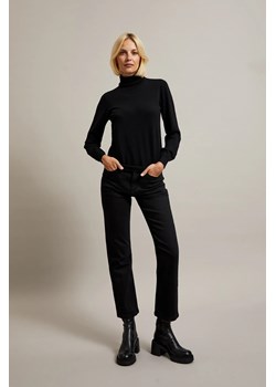 Jeansy z prostą nogawką czarne ze sklepu Moodo.pl w kategorii Jeansy damskie - zdjęcie 174341398