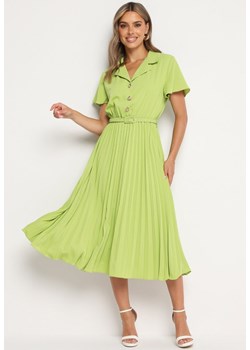 Zielona Rozkloszowana Sukienka z Plisowanym Dołem Paskiem Gumką w Talii i Guzikami Nelvine ze sklepu Born2be Odzież w kategorii Sukienki - zdjęcie 174350967