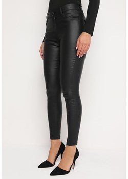 Czarne Dopasowane Spodnie z Bawełną z Imitacji Skóry z Wysokim Stanem Nevirene ze sklepu Born2be Odzież w kategorii Spodnie damskie - zdjęcie 174351459