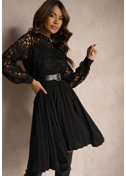 Czarna Sukienka Retro z Paskiem z Ekoskóry Ozdobiona Ażurową Koronką Nevelime ze sklepu Renee odzież w kategorii Sukienki - zdjęcie 174359775