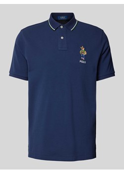 Koszulka polo o kroju classic fit z wyhaftowanym motywem i logo ze sklepu Peek&Cloppenburg  w kategorii T-shirty męskie - zdjęcie 174372636