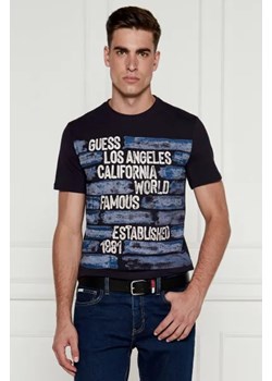 GUESS T-shirt WORLD FAMOUS | Regular Fit ze sklepu Gomez Fashion Store w kategorii T-shirty męskie - zdjęcie 174505116