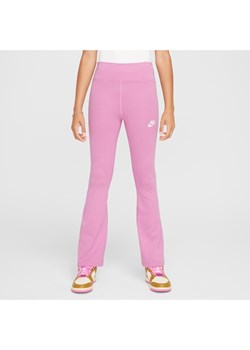 Dziewczęce legginsy z wysokim stanem i rozszerzanymi nogawkami Nike Sportswear Classic - Różowy ze sklepu Nike poland w kategorii Spodnie damskie - zdjęcie 174505907