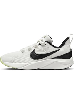 Buty dla małych dzieci Nike Star Runner 4 - Biel ze sklepu Nike poland w kategorii Buty sportowe dziecięce - zdjęcie 174506146