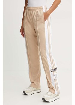 adidas Originals spodnie Adicolor damskie kolor beżowy z aplikacją IY2130 ze sklepu PRM w kategorii Spodnie damskie - zdjęcie 174538085