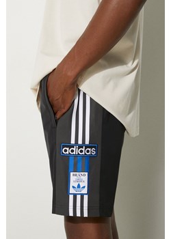 adidas Originals szorty Adicolor męskie kolor czarny IY4849 ze sklepu PRM w kategorii Spodenki męskie - zdjęcie 174538165