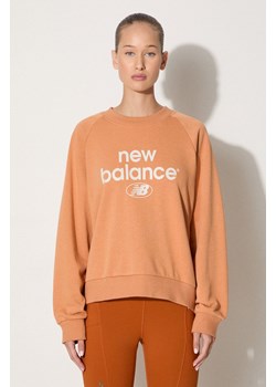 New Balance bluza damska kolor pomarańczowy z nadrukiem WT31508SEI-SEI ze sklepu PRM w kategorii Bluzy damskie - zdjęcie 174538368