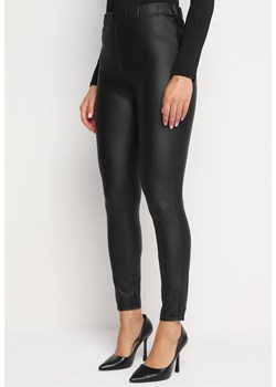 Czarne Spodnie z Ekoskóry z Wysokim Stanem i Gumką w Pasie Vericias ze sklepu Born2be Odzież w kategorii Spodnie damskie - zdjęcie 174552727