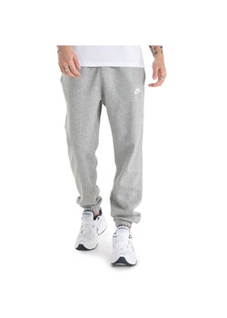 Spodnie dresowe Nike Sportswear Club Fleece BV2737-063 - szare ze sklepu streetstyle24.pl w kategorii Spodnie męskie - zdjęcie 174554899