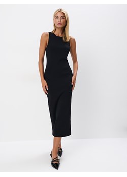 Mohito - Dopasowana czarna sukienka midi - czarny ze sklepu Mohito w kategorii Sukienki - zdjęcie 174577557