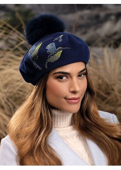 Granatowy beret z aplikacją ptaków L'AF Kenasa ze sklepu Eye For Fashion w kategorii Czapki zimowe damskie - zdjęcie 174578127