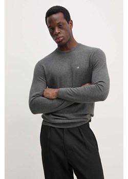 Calvin Klein sweter z domieszką jedwabiu kolor szary lekki K10K113549 ze sklepu ANSWEAR.com w kategorii Swetry męskie - zdjęcie 174583909