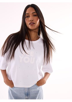Mohito - Bawełniany t-shirt z napisem - biały ze sklepu Mohito w kategorii Bluzki damskie - zdjęcie 174591368