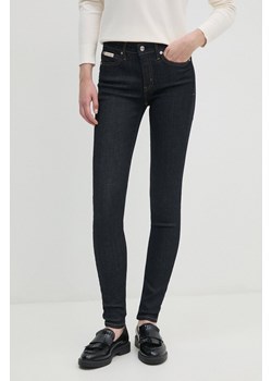 Calvin Klein Jeans jeansy damskie kolor granatowy J20J224018 ze sklepu ANSWEAR.com w kategorii Jeansy damskie - zdjęcie 174598867