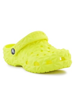 Klapki Crocs Classic Geometric Clog  209572-76M zielone ze sklepu ButyModne.pl w kategorii Klapki dziecięce - zdjęcie 174606046