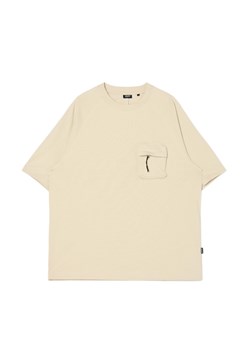 Cropp - Beżowa koszulka z kieszenią - beżowy ze sklepu Cropp w kategorii T-shirty męskie - zdjęcie 174610706