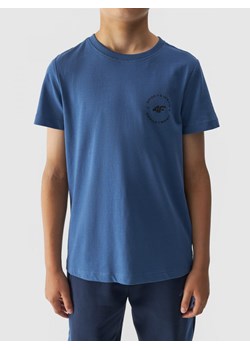 Chłopięcy t-shirt basic 4F 4FJWAW24TTSHM1859 - niebieski ze sklepu Sportstylestory.com w kategorii T-shirty chłopięce - zdjęcie 174616065