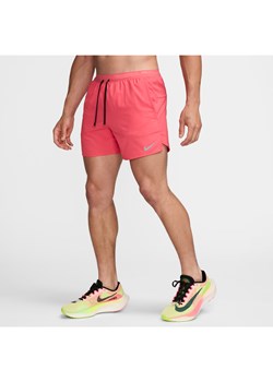 Męskie spodenki do biegania z wszytą bielizną 13 cm Nike Dri-FIT Stride - Różowy ze sklepu Nike poland w kategorii Spodenki męskie - zdjęcie 174621315