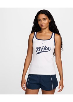 Damska koszulka z dekoltem karo Nike Sportswear - Biel ze sklepu Nike poland w kategorii Bluzki damskie - zdjęcie 174621349