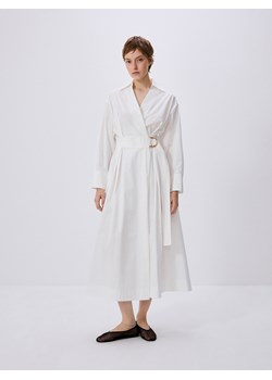Reserved - Szmizjerka z paskiem - biały ze sklepu Reserved w kategorii Sukienki - zdjęcie 174624626
