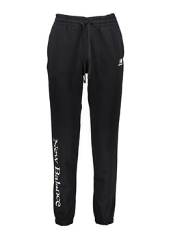 New Balance Spodnie dresowe &quot;Essentials Celebrate&quot; w kolorze czarnym ze sklepu Limango Polska w kategorii Spodnie damskie - zdjęcie 174655968