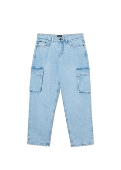 Cropp - Jasne baggy z kieszeniami cargo - niebieski ze sklepu Cropp w kategorii Jeansy męskie - zdjęcie 174677695