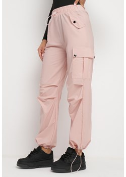 Różowe Spodnie w Typie Cargo z Wysokim Stanem i Kieszeniami Lerienna ze sklepu Born2be Odzież w kategorii Spodnie damskie - zdjęcie 174681289