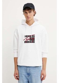 Tommy Jeans bluza bawełniana męska kolor biały z kapturem z nadrukiem DM0DM20170 ze sklepu ANSWEAR.com w kategorii Bluzy męskie - zdjęcie 174702008