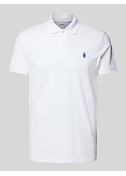 Koszulka polo o kroju tailored fit z wyhaftowanym logo ze sklepu Peek&Cloppenburg  w kategorii T-shirty męskie - zdjęcie 174716989