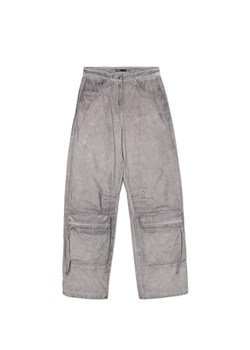 Cropp - Szare spodnie z kieszeniami cargo - beżowy ze sklepu Cropp w kategorii Spodnie damskie - zdjęcie 174745856