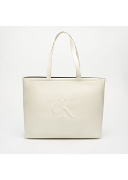 CALVIN KLEIN TOREBKA SCULPTED SLIM TOTE DEBOSS ze sklepu Symbiosis w kategorii Torby Shopper bag - zdjęcie 174761569