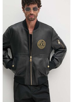 Versace Jeans Couture kurtka bomber skórzana męska kolor czarny przejściowa 77GAVP06 CPPS3 ze sklepu ANSWEAR.com w kategorii Kurtki męskie - zdjęcie 174851018